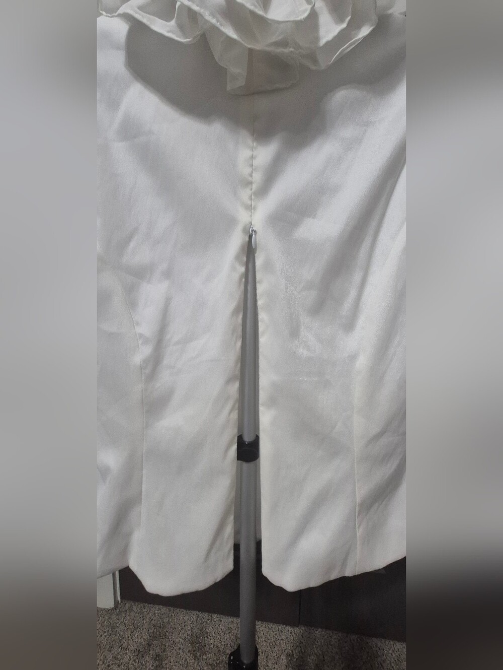 XSCAPE White Ruffle Front Sleeveless Blouse Top Size 12 Elegant Event - Picture 5 of 5